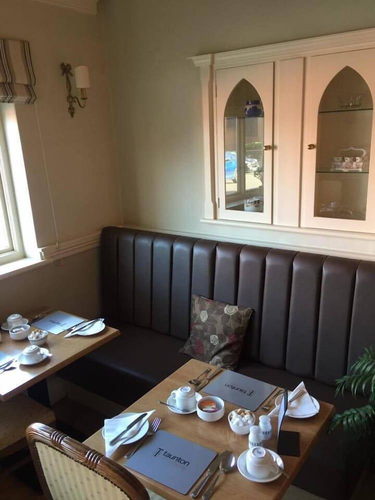 Taunton Town House Villa Bagian luar foto